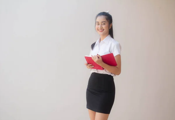 Porträt Von Thailändischen Erwachsenen Studenten Uniform Schöne Mädchen Lesen Rotes — Stockfoto