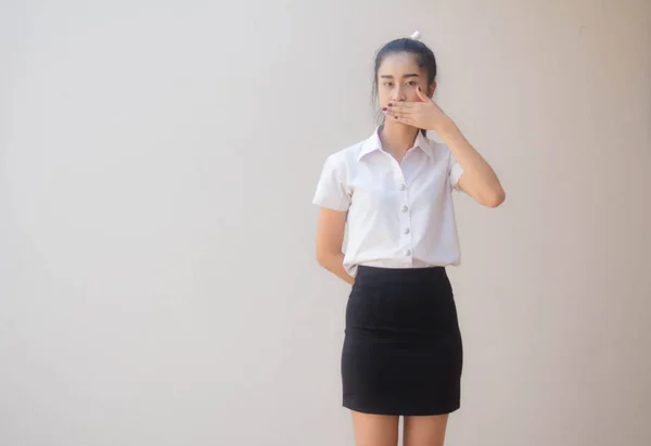 Retrato Tailandês Adulto Estudante Universidade Uniforme Bela Menina Silenciosamente — Fotografia de Stock