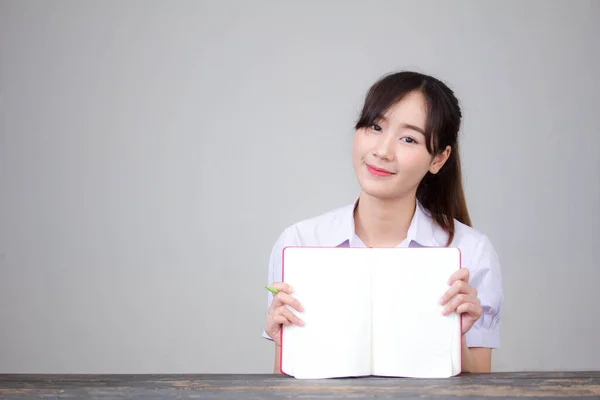 Asia Thai Gadis Cantik Berseragam Sma Membaca Buku — Stok Foto