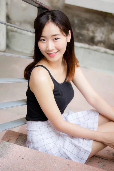 Ritratto Thai China Adulto Bella Ragazza Rilassarsi Sorridere — Foto Stock