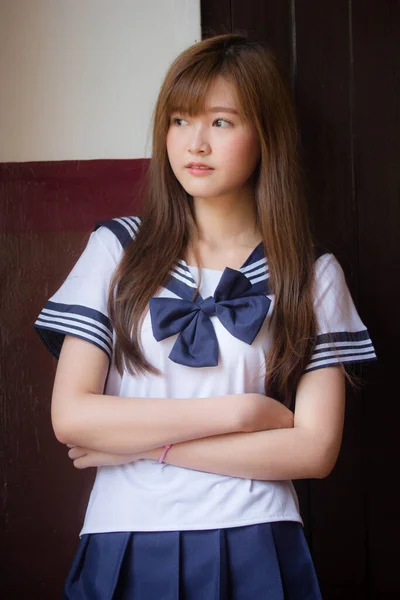 Retrato Tailandês Adolescente Linda Menina Japonês Estudante Uniforme Feliz Relaxar — Fotografia de Stock