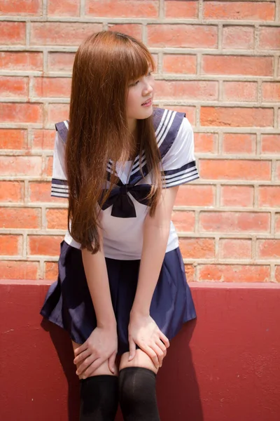 Retrato Tailandés Adolescente Hermosa Chica Japonés Estudiante Uniforme Feliz Relajarse — Foto de Stock