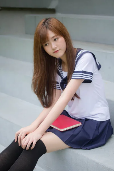 Retrato Tailandés Adolescente Hermosa Chica Japonés Estudiante Uniforme Feliz Relajarse — Foto de Stock