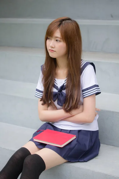 Retrato Tailandés Adolescente Hermosa Chica Japonés Estudiante Uniforme Feliz Relajarse —  Fotos de Stock