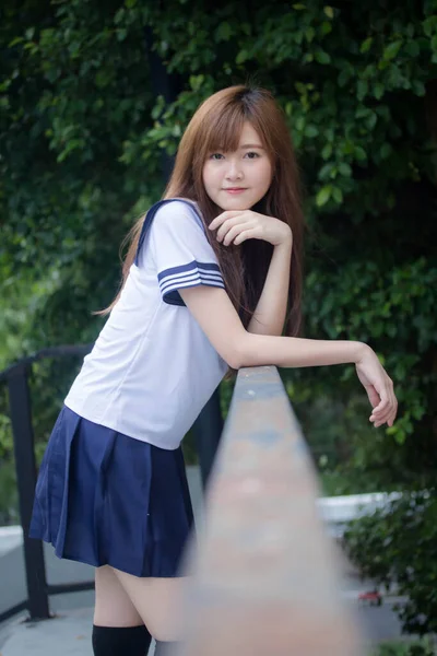 Porträt Von Thai Teen Hübsch Mädchen Japanisch Student Uniform Glücklich — Stockfoto