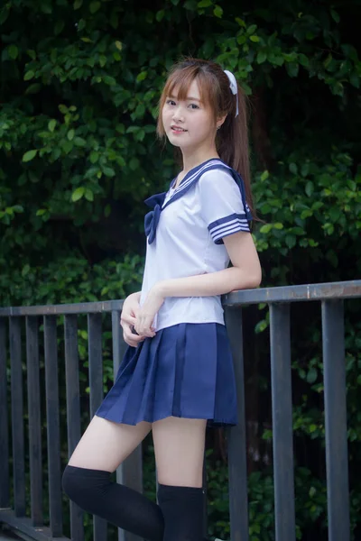 Porträt Von Thai Teen Hübsch Mädchen Japanisch Student Uniform Glücklich — Stockfoto