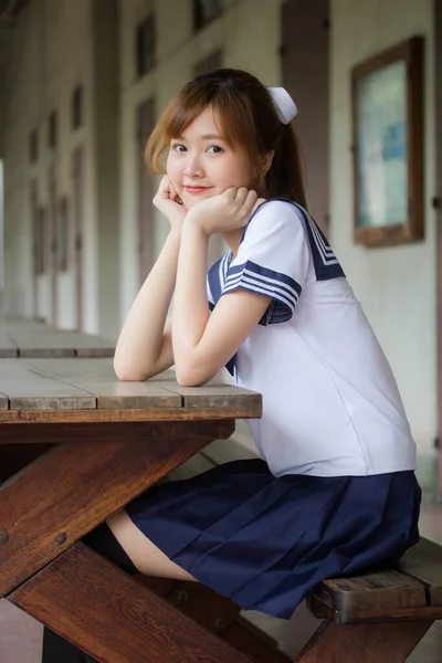 Retrato Tailandés Adolescente Hermosa Chica Japonés Estudiante Uniforme Feliz Relajarse —  Fotos de Stock