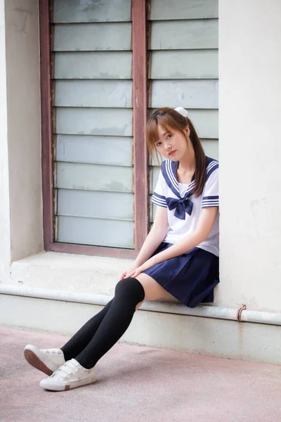 Retrato Tailandés Adolescente Hermosa Chica Japonés Estudiante Uniforme Feliz Relajarse —  Fotos de Stock