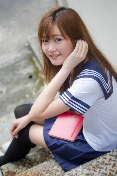 Retrato Tailandés Adolescente Hermosa Chica Japonés Estudiante Uniforme Feliz Relajarse — Foto de Stock