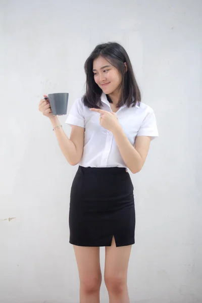 Ritratto Thai Adulto Studente Università Uniforme Bello Bere Caffè — Foto Stock