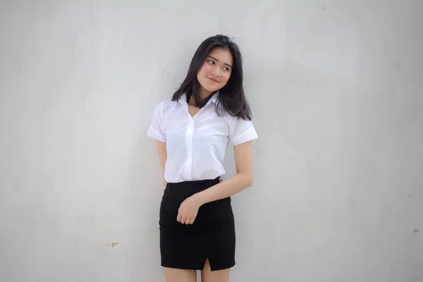 Porträt Von Thailändischen Erwachsenen Studenten Uniform Schöne Mädchen Entspannen Und — Stockfoto