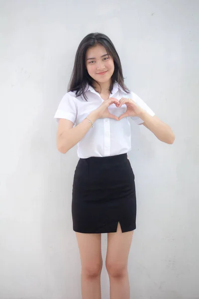 Portrait Thai Adulte Étudiant Université Uniforme Belle Fille Donner Coeur — Photo