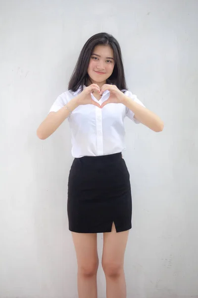 Porträt Von Thailändischen Erwachsenen Studenten Uniform Schöne Mädchen Geben Herz — Stockfoto