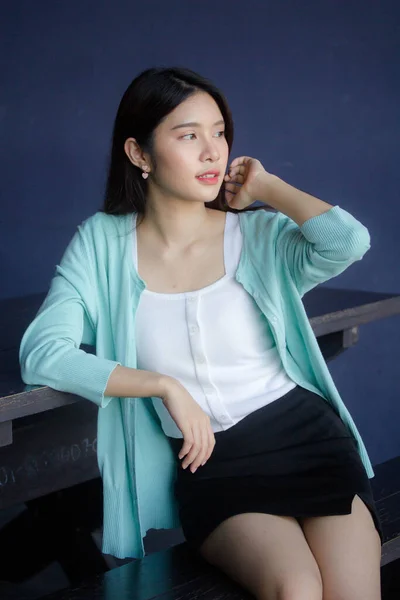 Thai China Adult Office Girl White Shirt Relax Smile — Stock Photo, Image