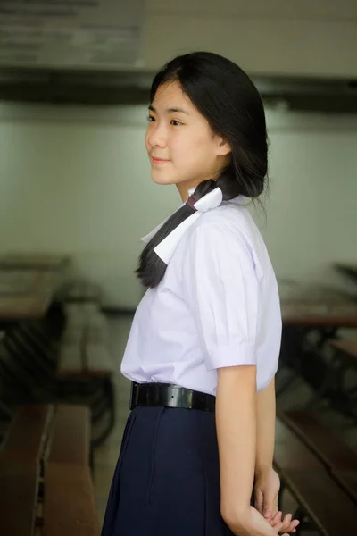 Portrait Thai Lycéen Uniforme Adolescent Belle Fille Heureux Détendre — Photo