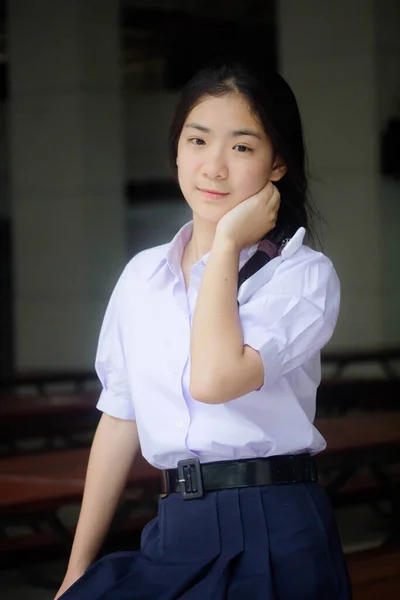 Portrait Thai Lycéen Uniforme Adolescent Belle Fille Heureux Détendre — Photo