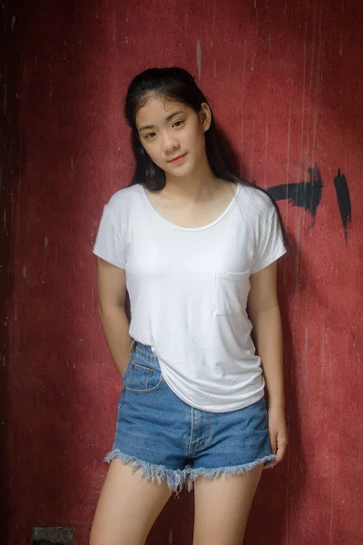 Asiatisch Thai Teen Weiß Shirt Hübsch Mädchen Happy Und Entspannen — Stockfoto