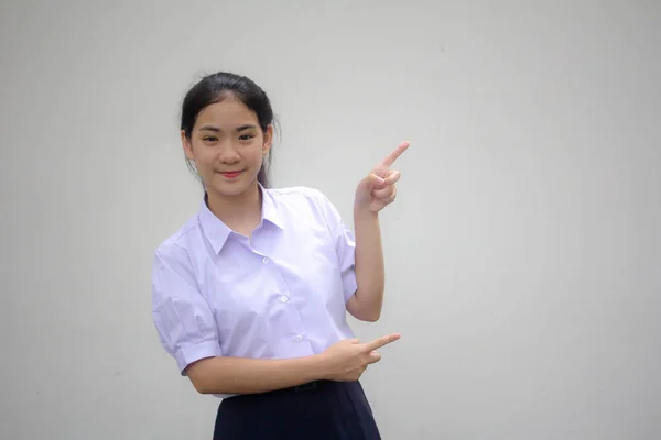 Retrato Tailandês Estudante Ensino Médio Uniforme Bela Menina Apontando — Fotografia de Stock