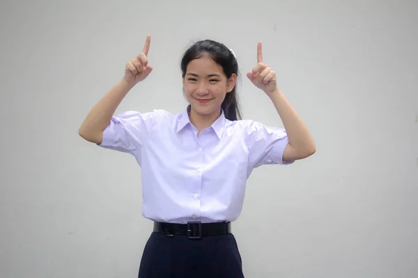 Retrato Tailandês Estudante Ensino Médio Uniforme Bela Menina Apontando — Fotografia de Stock
