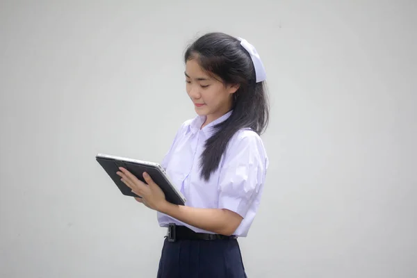 Retrato Tailandês Estudante Ensino Médio Uniforme Menina Bonita Usando Seu — Fotografia de Stock