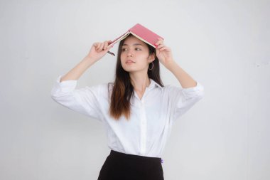 beyaz, gömlek, kırmızı, okuma, okuma, okuma, okuma, bilgi, tutma, yetişkin, üniversite, eğitim, öğrenme, öğrenme, Y nesli, hippi, rahatlama, mutluluk, yaşam tarzı, eğlence, insanlar, kadın, asya, kız, beyaz, beyaz, şirin, thai, kadın, kadın, genç, genç, insan,