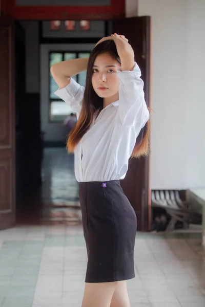 Tailandês China Adulto Escritório Menina Camisa Branca Relaxar Sorrir — Fotografia de Stock