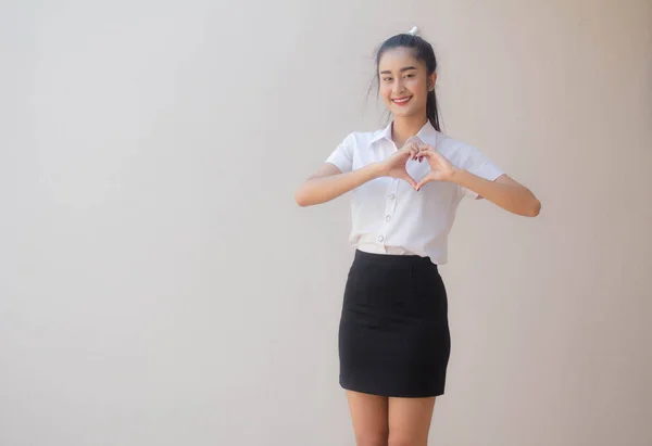 Retrato Tailandés Estudiante Adulto Universidad Uniforme Hermosa Chica Dar Corazón —  Fotos de Stock