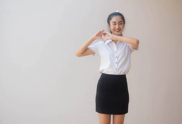 Retrato Tailandés Estudiante Adulto Universidad Uniforme Hermosa Chica Dar Corazón —  Fotos de Stock