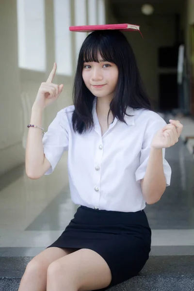 Portret Van Thai Volwassen Student Universiteit Uniform Mooi Meisje Ontspannen — Stockfoto