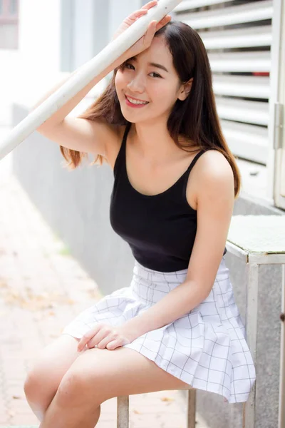Πορτρέτο Του Thai Κίνα Ενηλίκων Όμορφο Κορίτσι Χαλαρώσει Και Χαμογελάσει — Φωτογραφία Αρχείου