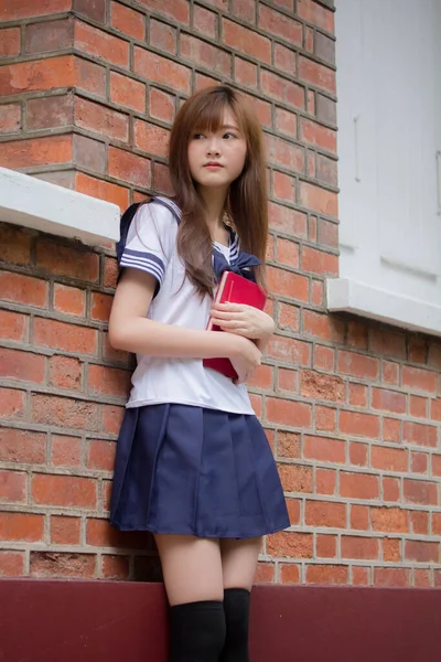 Retrato Tailandês Adolescente Linda Menina Japonês Estudante Uniforme Feliz Relaxar — Fotografia de Stock