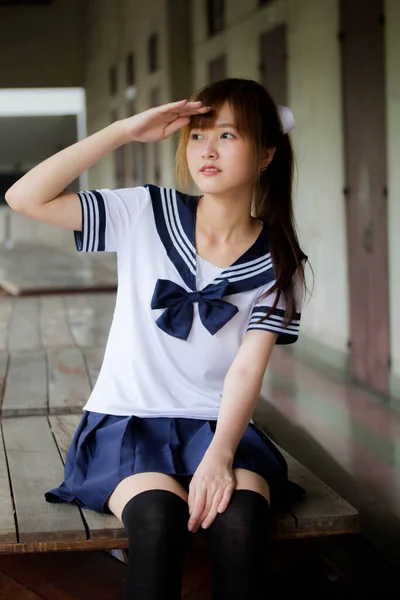 Retrato Tailandês Adolescente Linda Menina Japonês Estudante Uniforme Feliz Relaxar — Fotografia de Stock