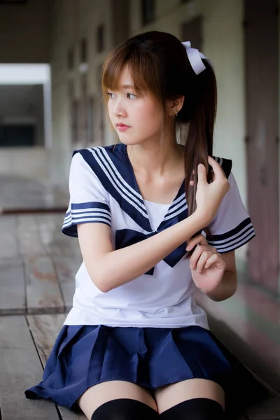 Retrato Tailandés Adolescente Hermosa Chica Japonés Estudiante Uniforme Feliz Relajarse —  Fotos de Stock