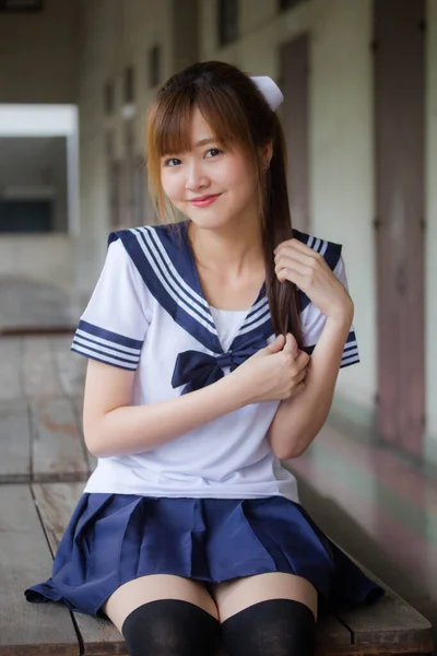 Retrato Tailandés Adolescente Hermosa Chica Japonés Estudiante Uniforme Feliz Relajarse — Foto de Stock