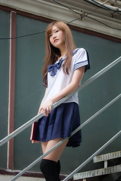 Portré Thai Tini Gyönyörű Lány Japán Diák Egyenruha Boldog Pihenni — Stock Fotó