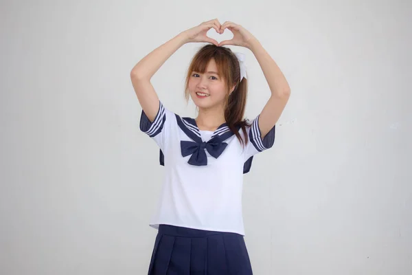 Retrato Tailandés Adolescente Hermosa Chica Japonés Estudiante Uniforme Dar Corazón — Foto de Stock
