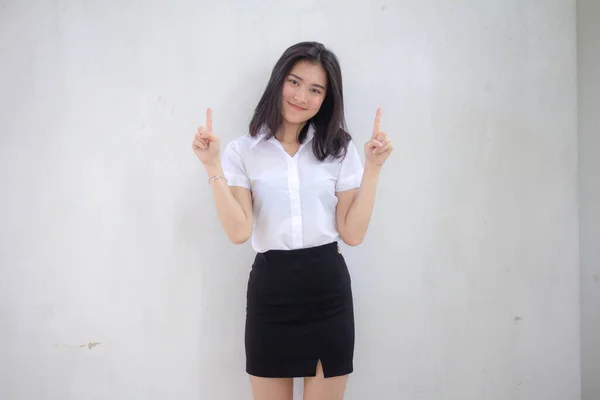Πορτρέτο Του Thai Ενηλίκων Φοιτητής Πανεπιστήμιο Ομοιόμορφη Όμορφη Κοπέλα Που — Φωτογραφία Αρχείου