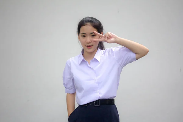 Portret Tajskiego Licealisty Mundur Piękna Dziewczyna Zwycięstwo — Zdjęcie stockowe