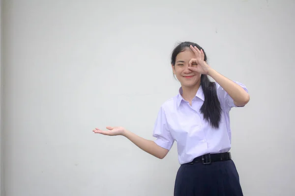 Retrato Tailandês Estudante Ensino Médio Uniforme Bela Menina Mostrar Mão — Fotografia de Stock