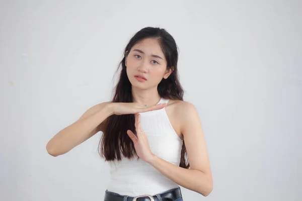 Portrait Thaï Chine Adulte Belle Fille Chemise Blanche Jeans Bleus — Photo