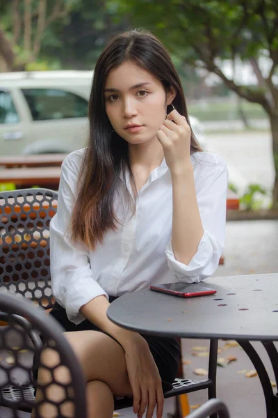 Thai China Adult Office Girl White Shirt Relax Smile — Stock Photo, Image