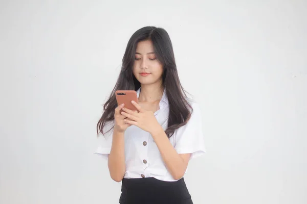 Retrato Tailandés Estudiante Adulto Universidad Uniforme Hermosa Chica Usando Teléfono — Foto de Stock