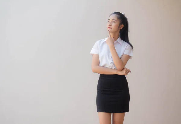 Retrato Tailandês Adulto Estudante Universidade Uniforme Bela Menina Pense — Fotografia de Stock