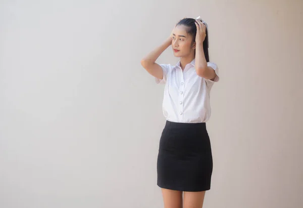 Портрет Тайського Студента Дорослих Університетська Форма Красива Дівчина Подумайте — стокове фото
