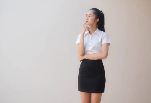 Retrato Tailandês Adulto Estudante Universidade Uniforme Bela Menina Pense — Fotografia de Stock