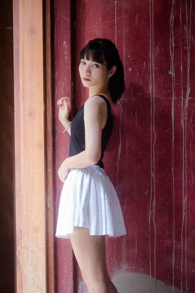 Portrait Von Thai Adult Beautiful Girl Black Shirt White Rock — Stockfoto