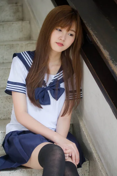 Retrato Tailandês Adolescente Linda Menina Japonês Estudante Uniforme Feliz Relaxar — Fotografia de Stock