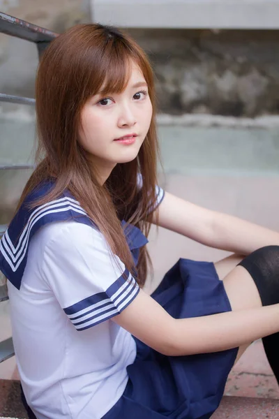 Retrato Tailandés Adolescente Hermosa Chica Japonés Estudiante Uniforme Feliz Relajarse — Foto de Stock