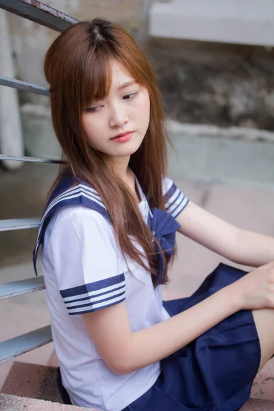 Retrato Tailandés Adolescente Hermosa Chica Japonés Estudiante Uniforme Feliz Relajarse —  Fotos de Stock