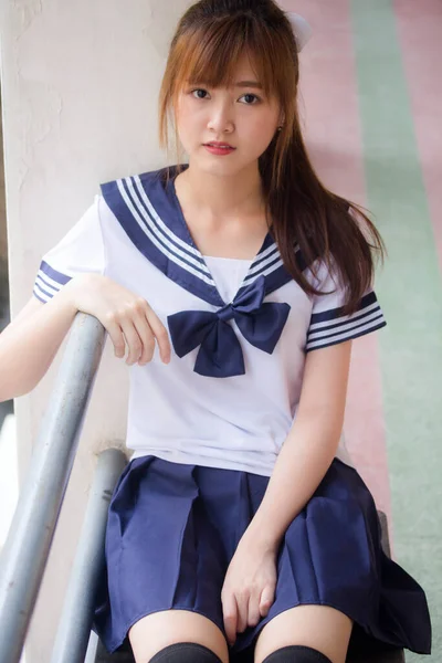 Retrato Tailandés Adolescente Hermosa Chica Japonés Estudiante Uniforme Feliz Relajarse — Foto de Stock